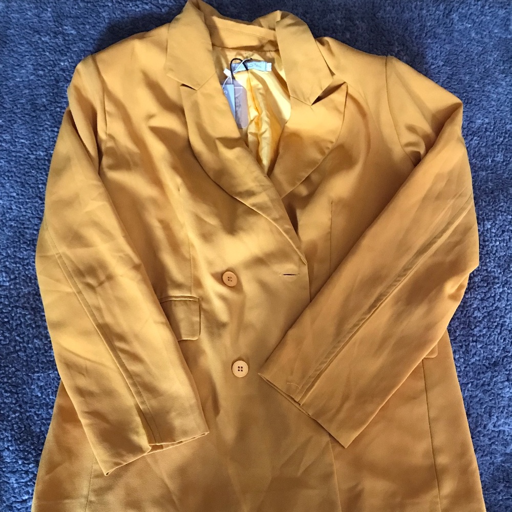 ✨BRAND NEW✨ Trench coat